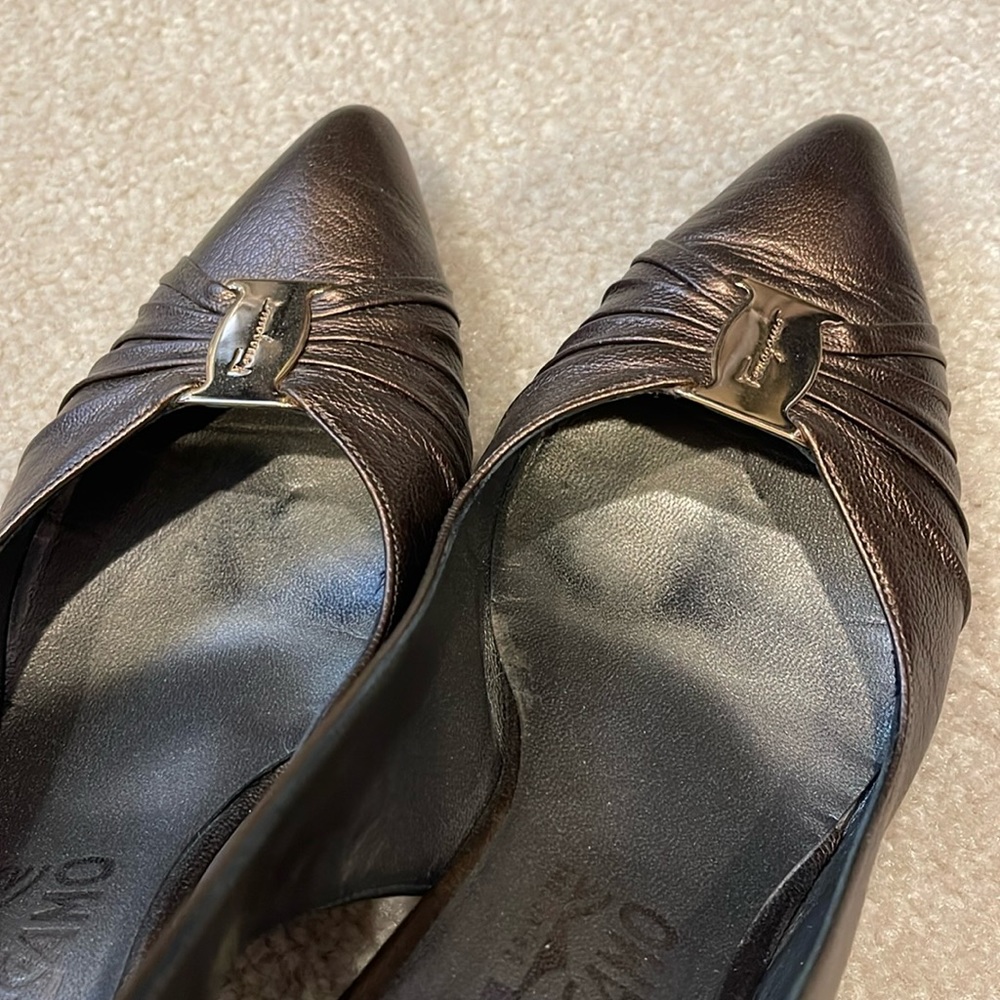 Ferragamo slingback heeled shoes